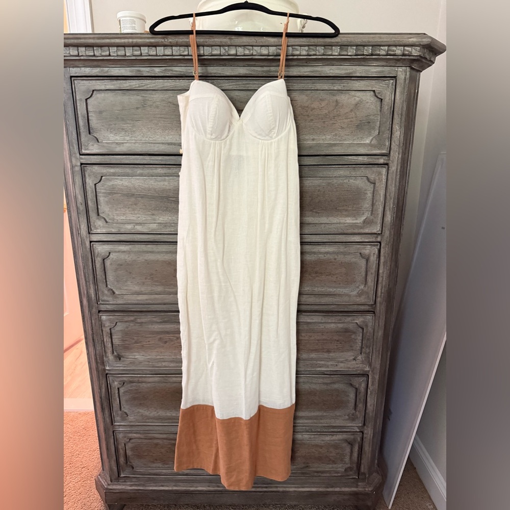 Elegant Iris Vix Paula Hermanny Cream and Tan Maxi Dress